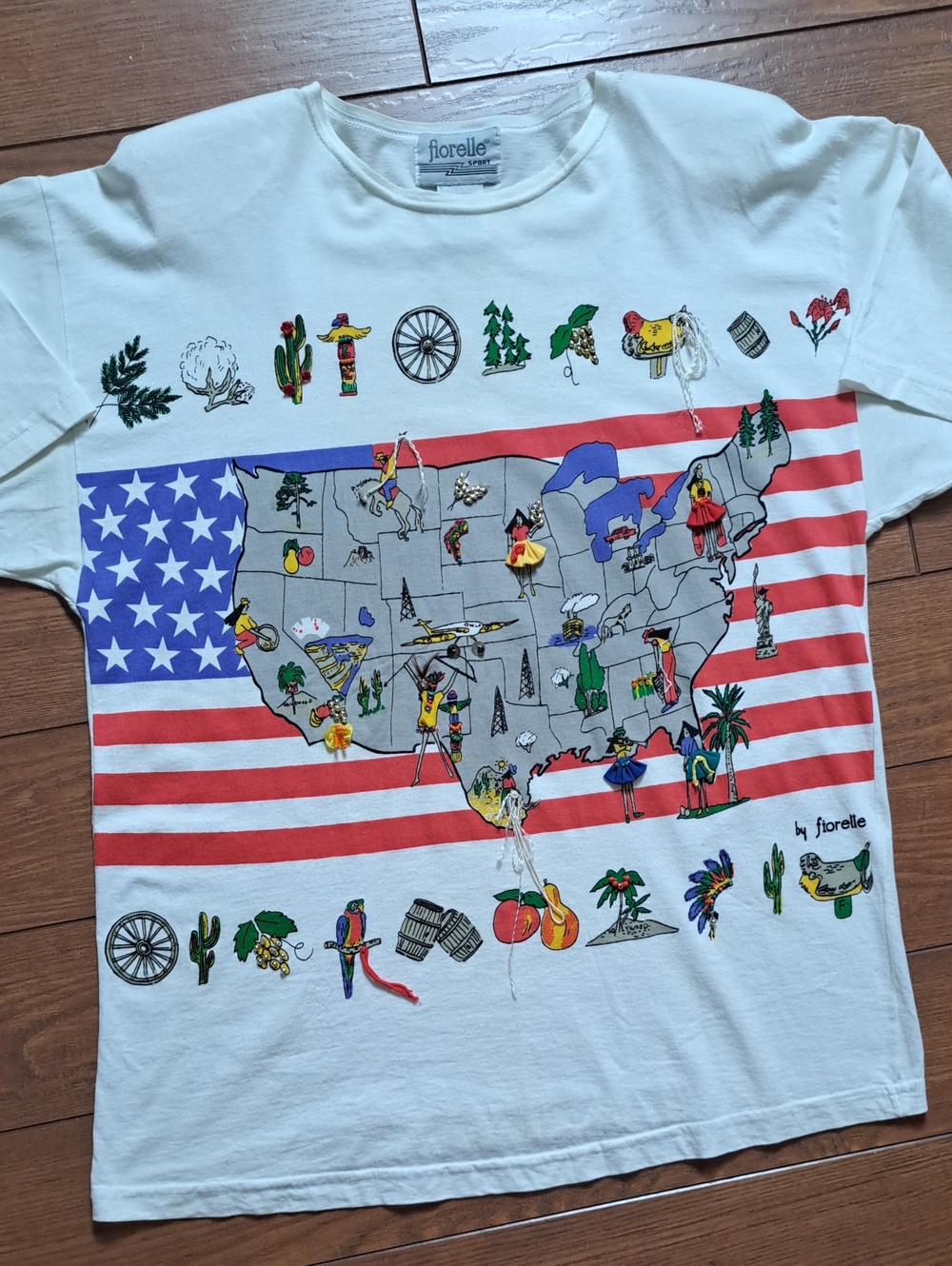 Vintage Fiorelle Sport Embellished USA Map Tee M